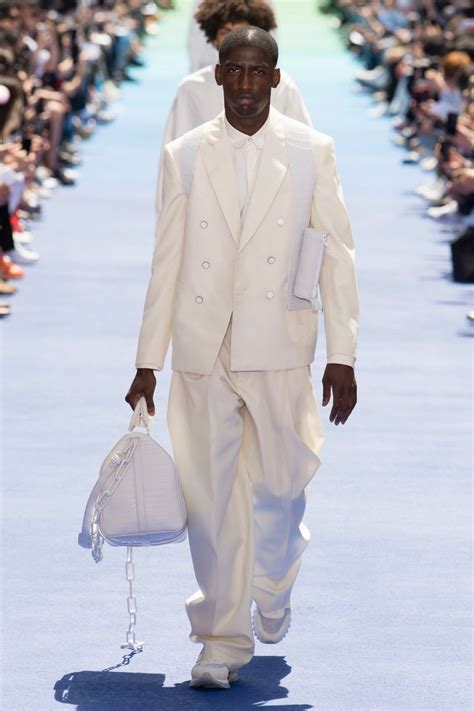 louis vuitton sfilata 2019 uomo|louis vuitton dresses for men.